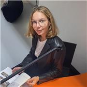 Community manager en alternance depuis 2 ans et étudiante en marketing et communication de la mode responsable